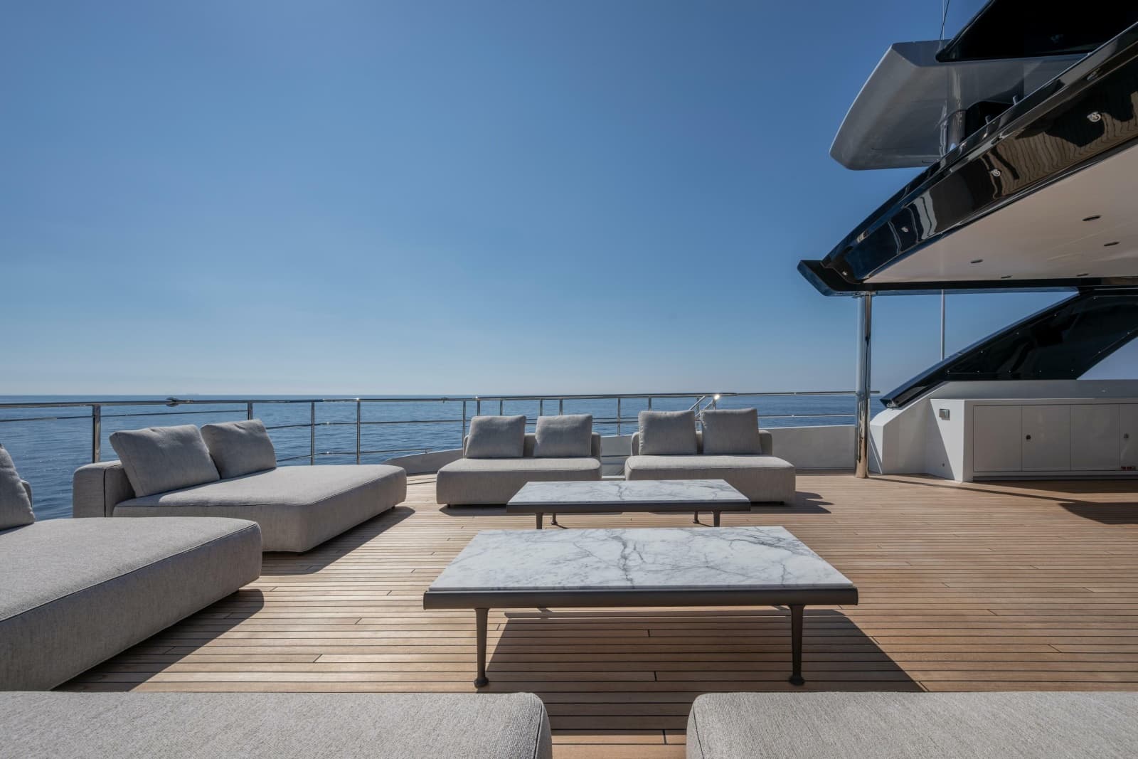 Sundeck Seating