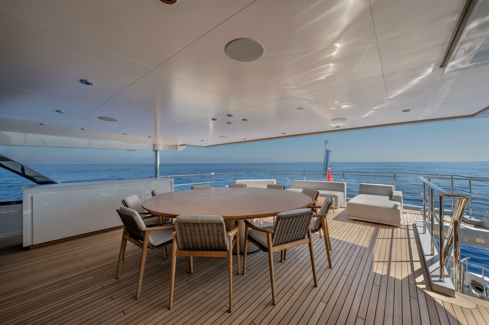 Skylounge Dining