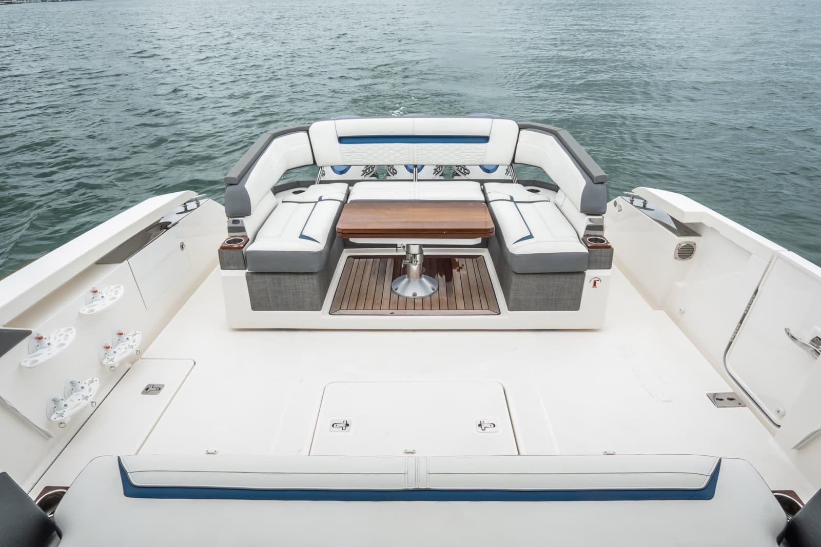 2021 Tiara Sport 43 LS