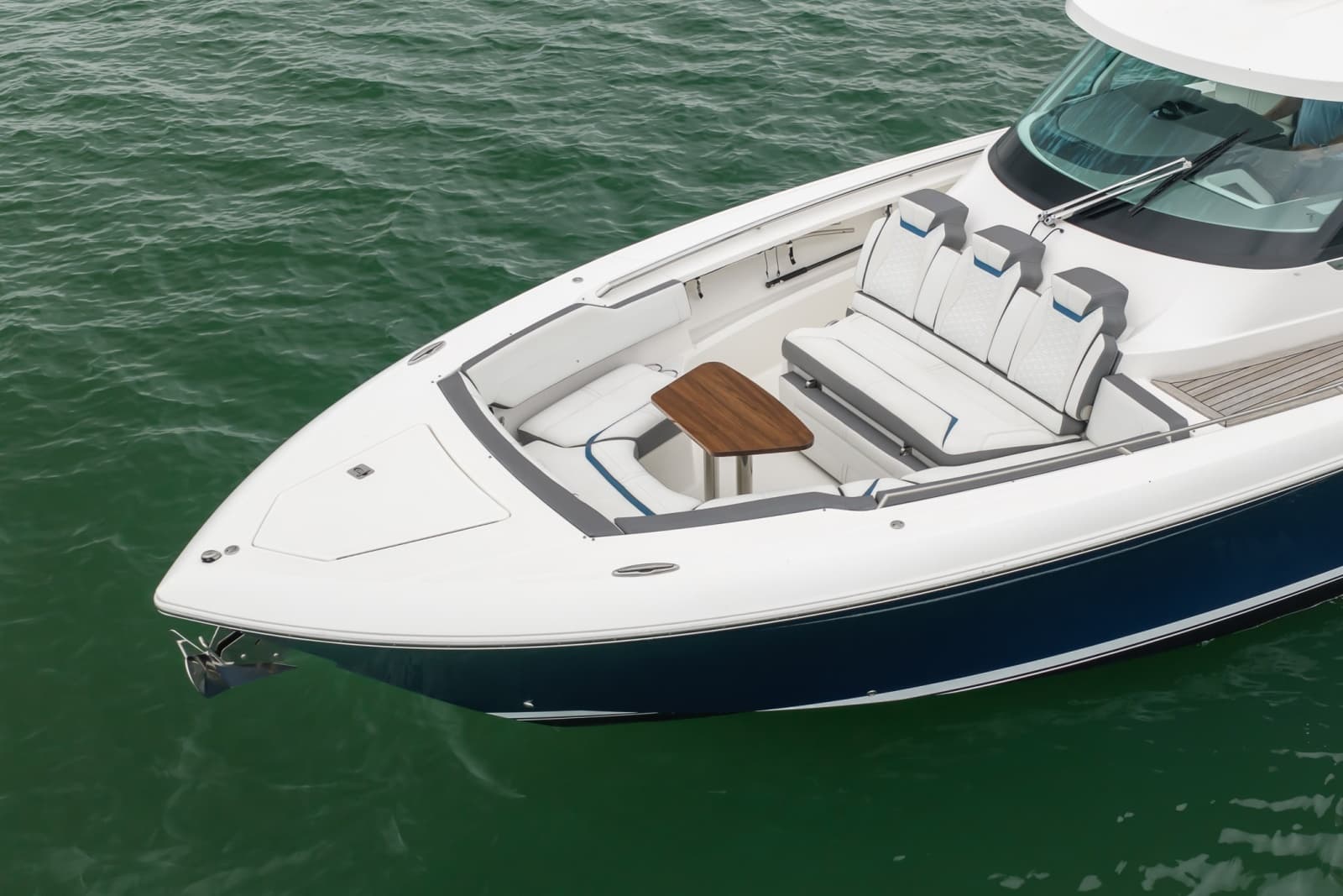 2021 Tiara Sport 43 LS