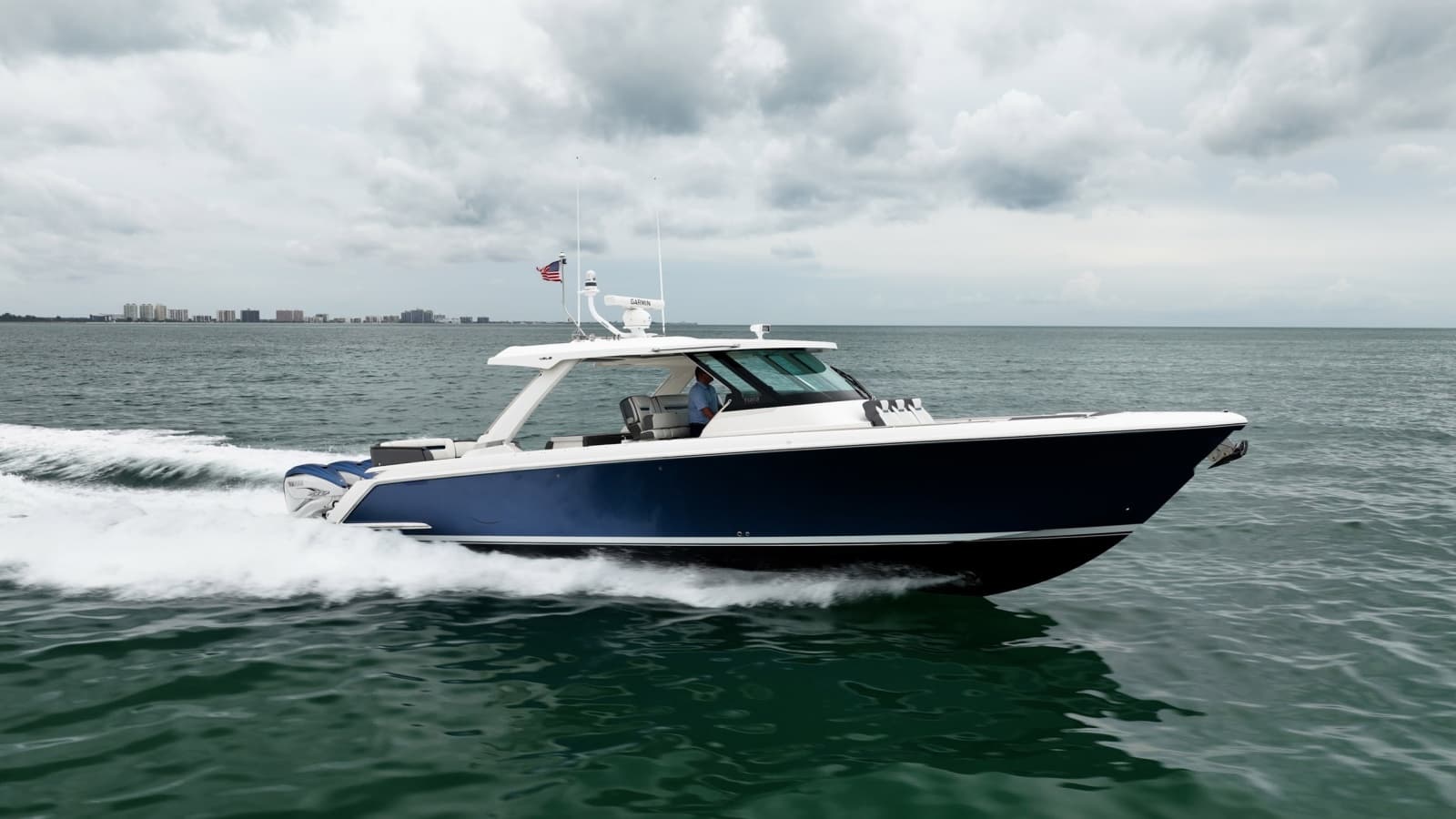 2021 Tiara Sport 43 LS
