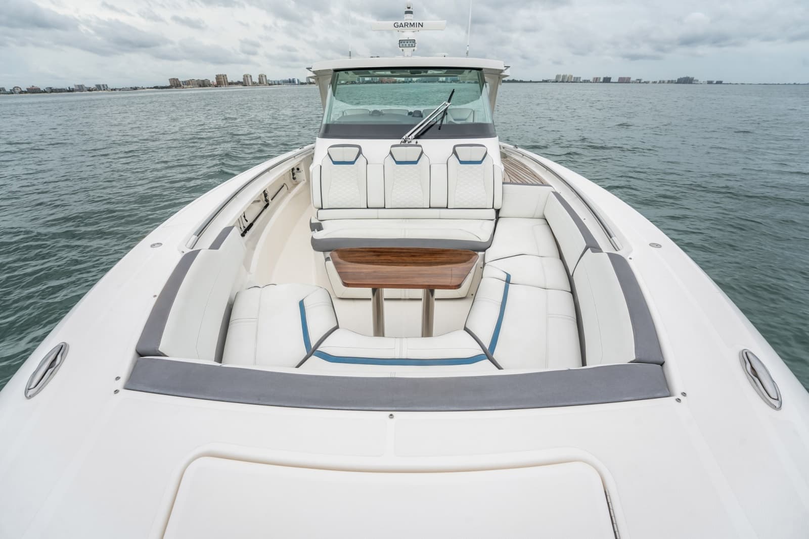 2021 Tiara Sport 43 LS