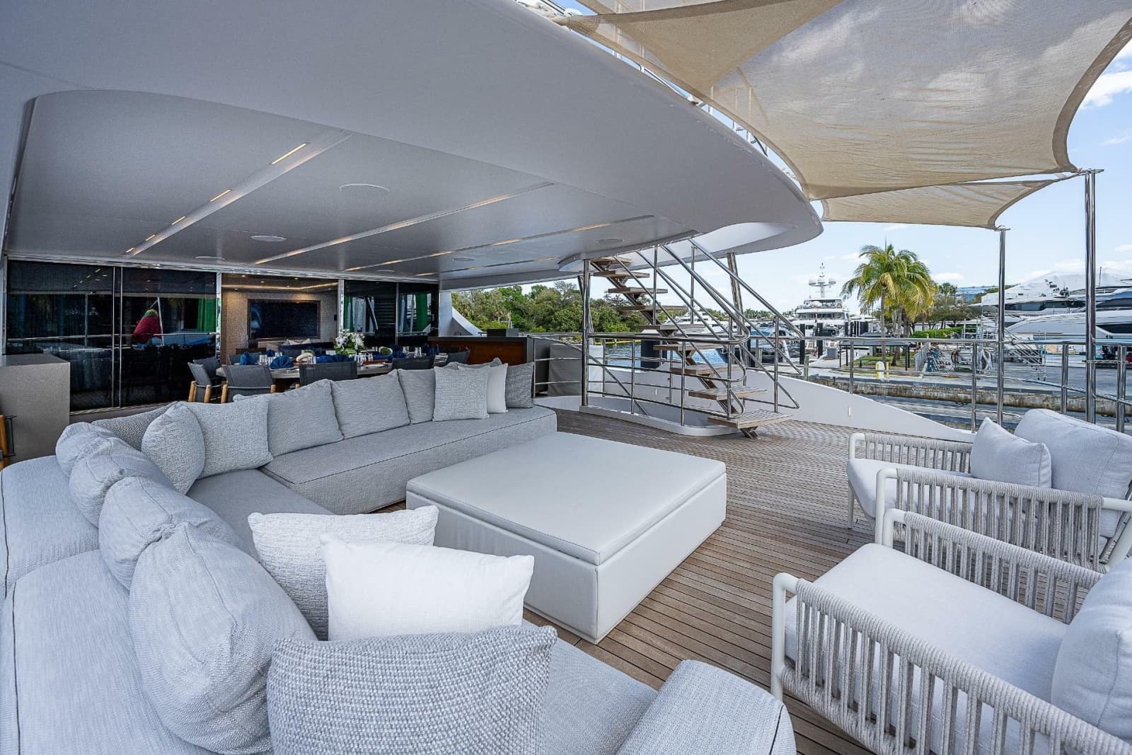 Skylounge Aft Deck Seating