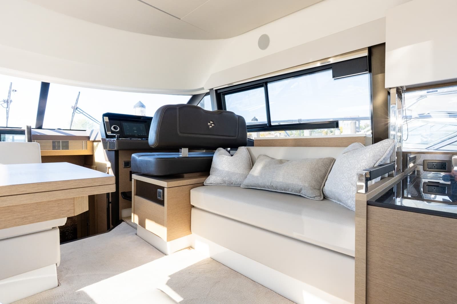 2022 Prestige 460