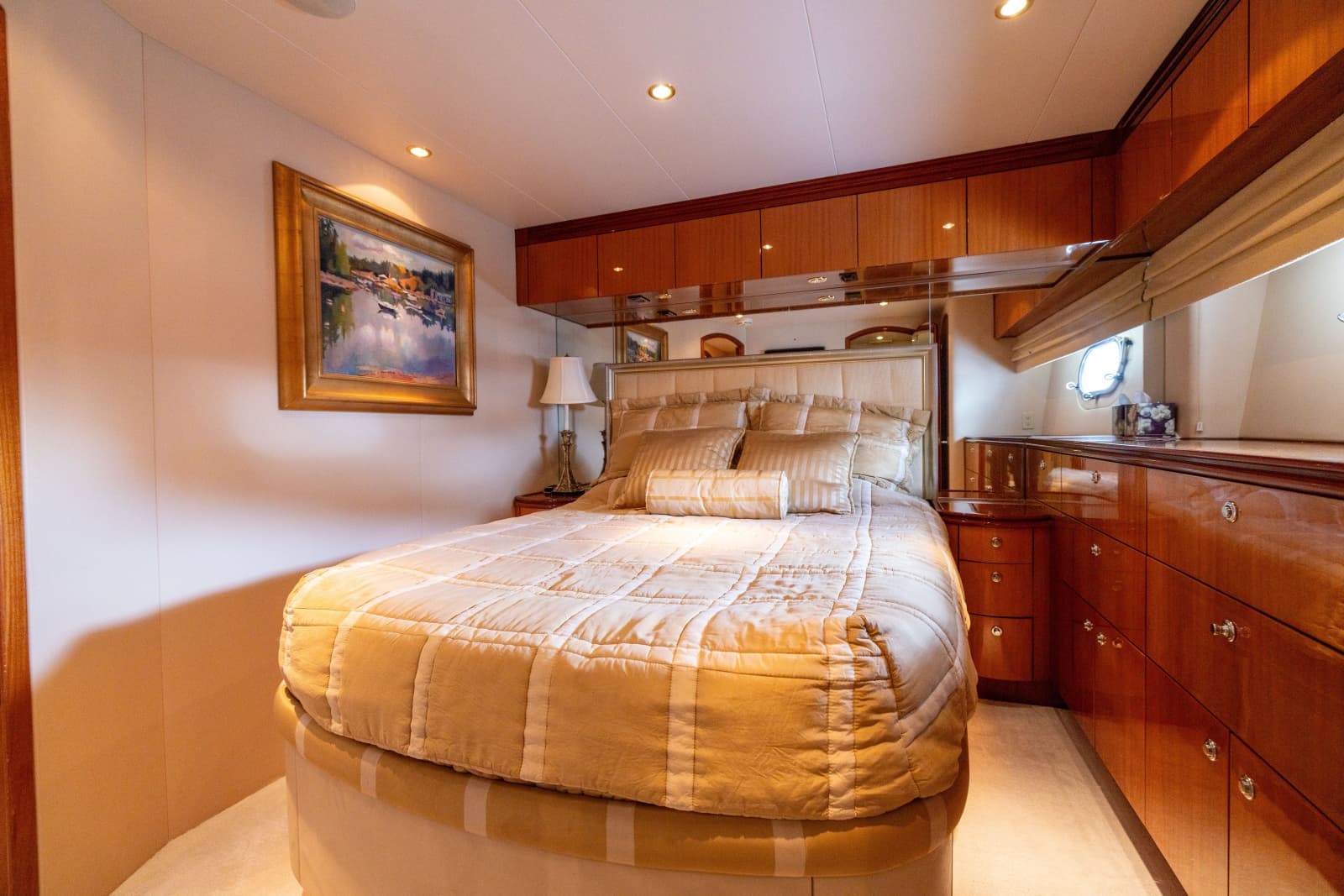 2005 Hatteras 80 Motor Yacht