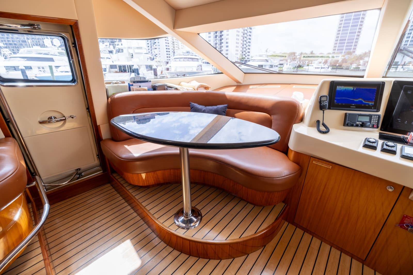 2005 Hatteras 80 Motor Yacht