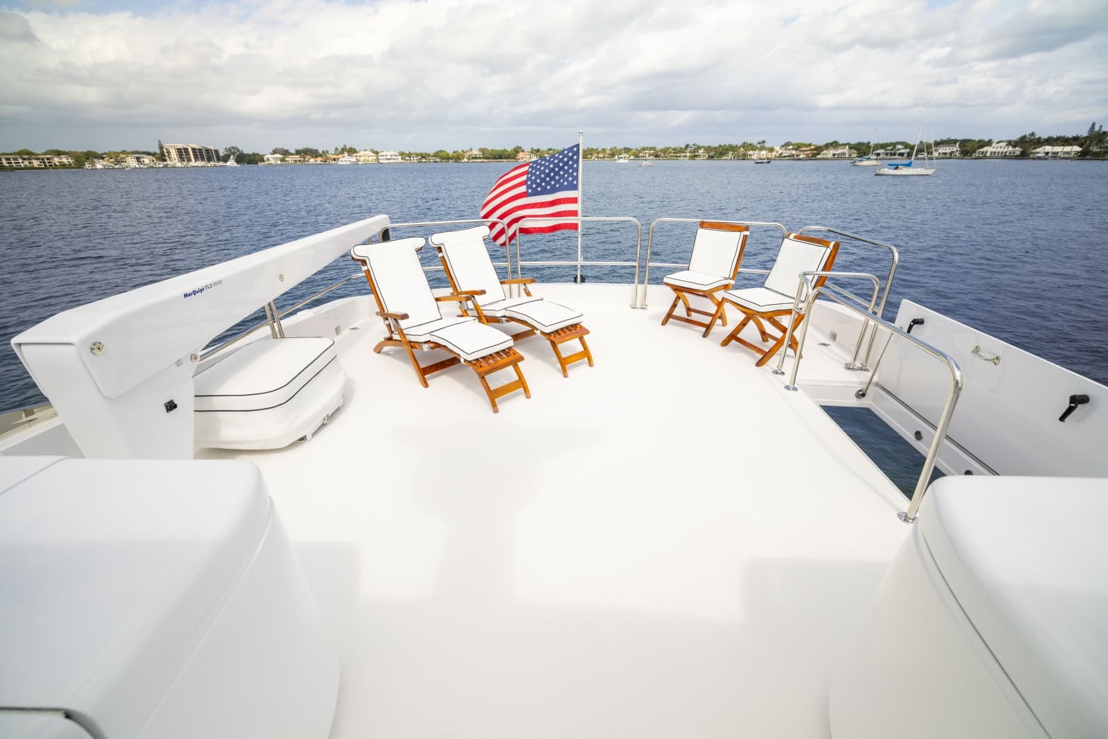 2005 Hatteras 80 Motor Yacht