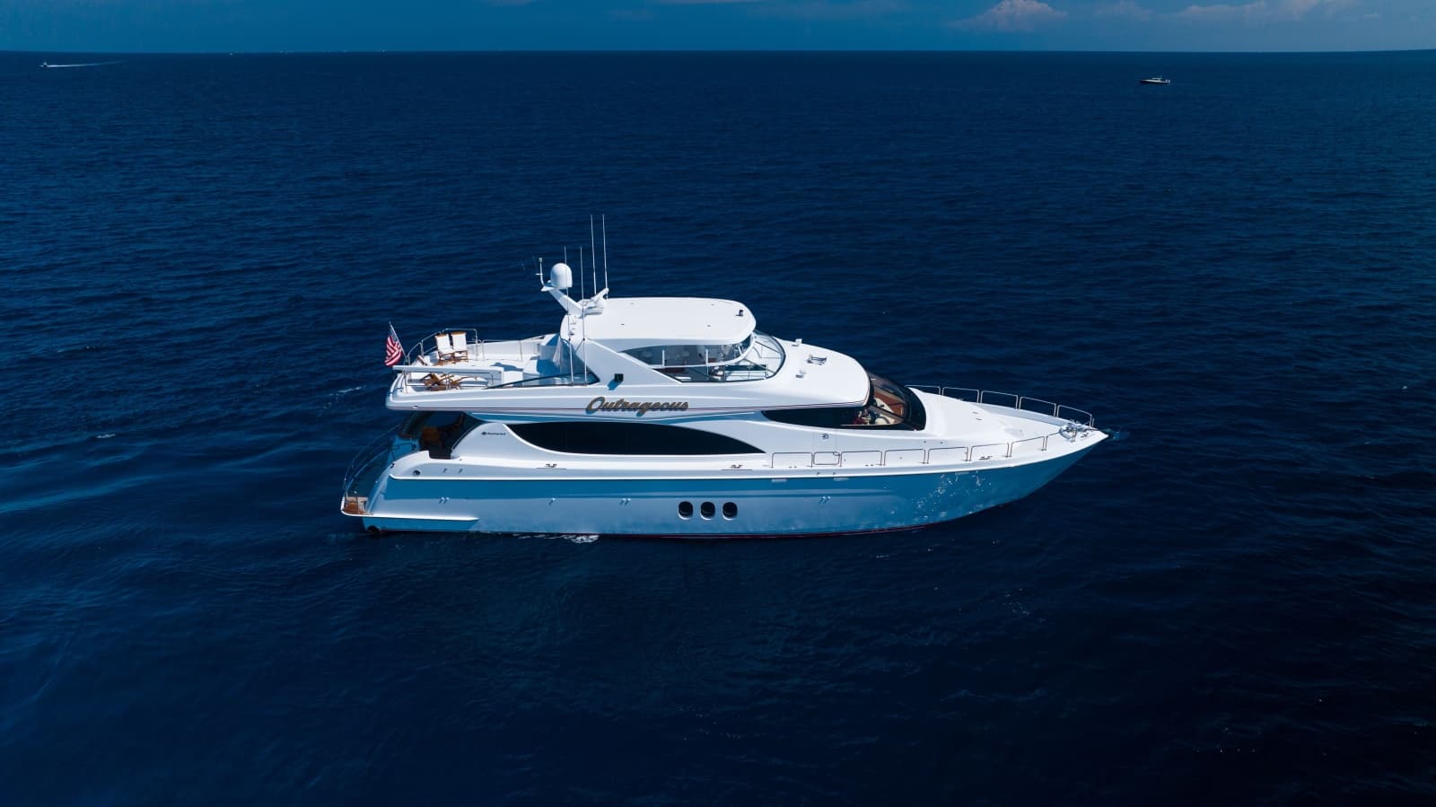 2005 Hatteras 80 Motor Yacht