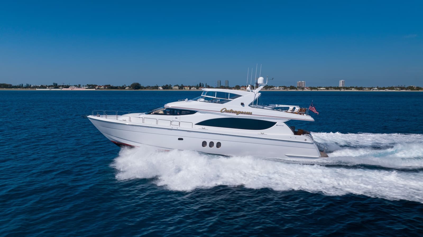 2005 Hatteras 80 Motor Yacht