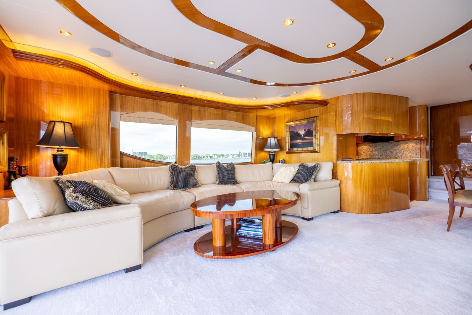 2005 Hatteras 80 Motor Yacht