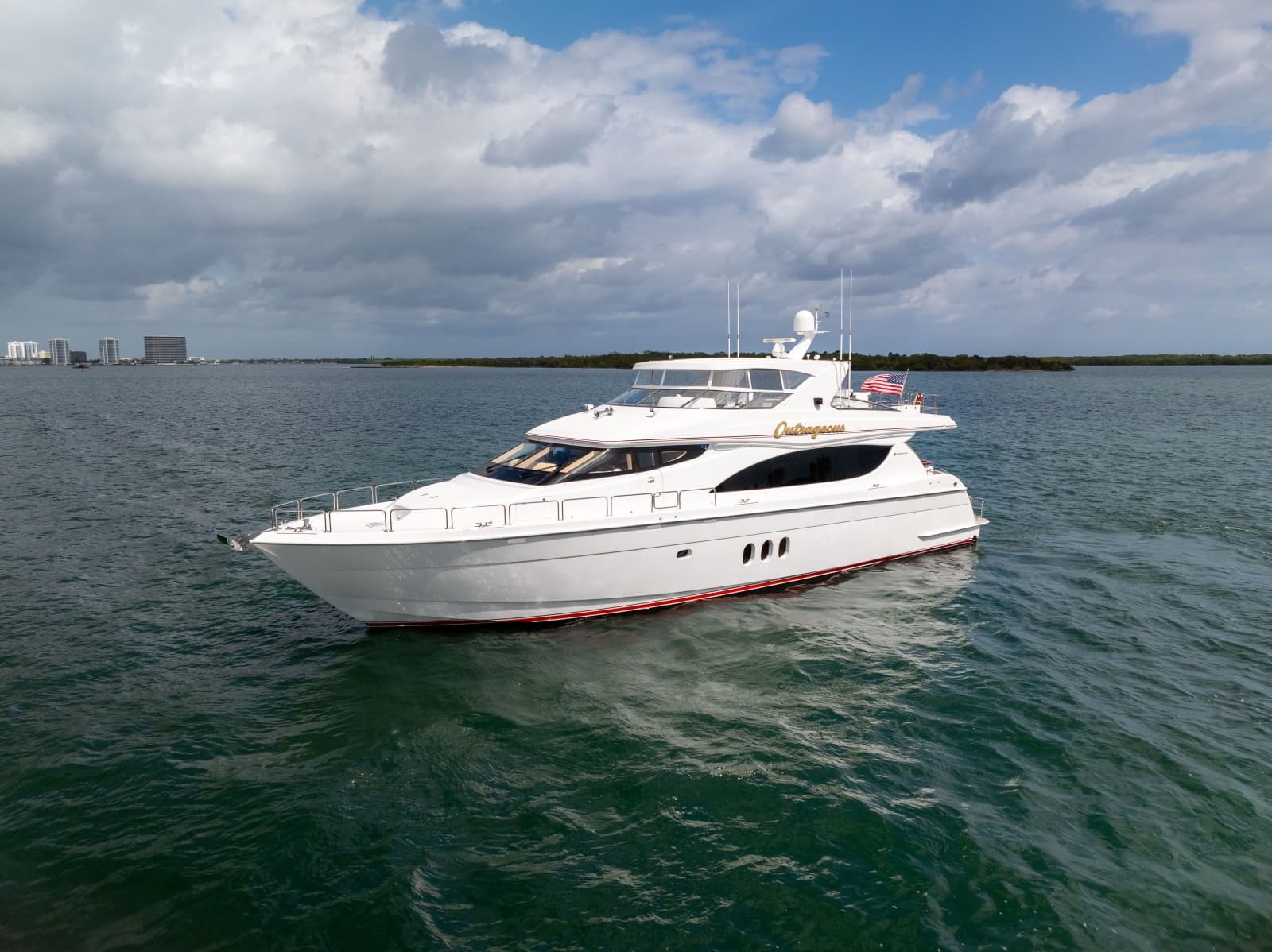 2005 Hatteras 80 Motor Yacht