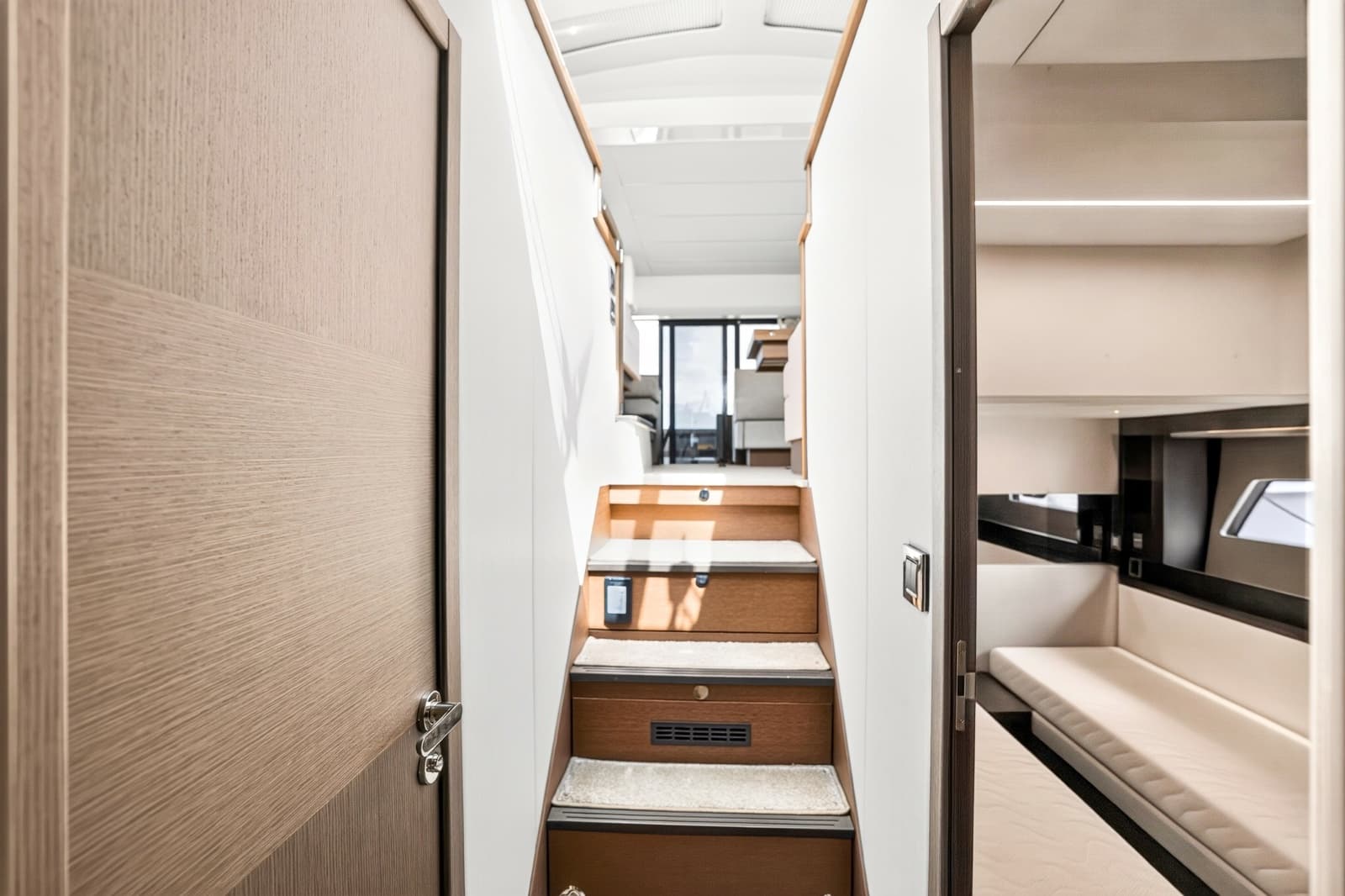 2019 Prestige 520S