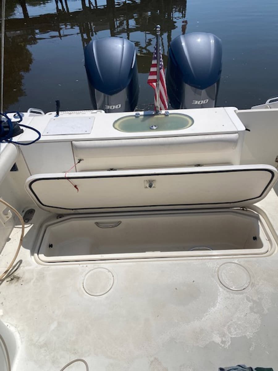 2005 Pursuit 3370 Offshore