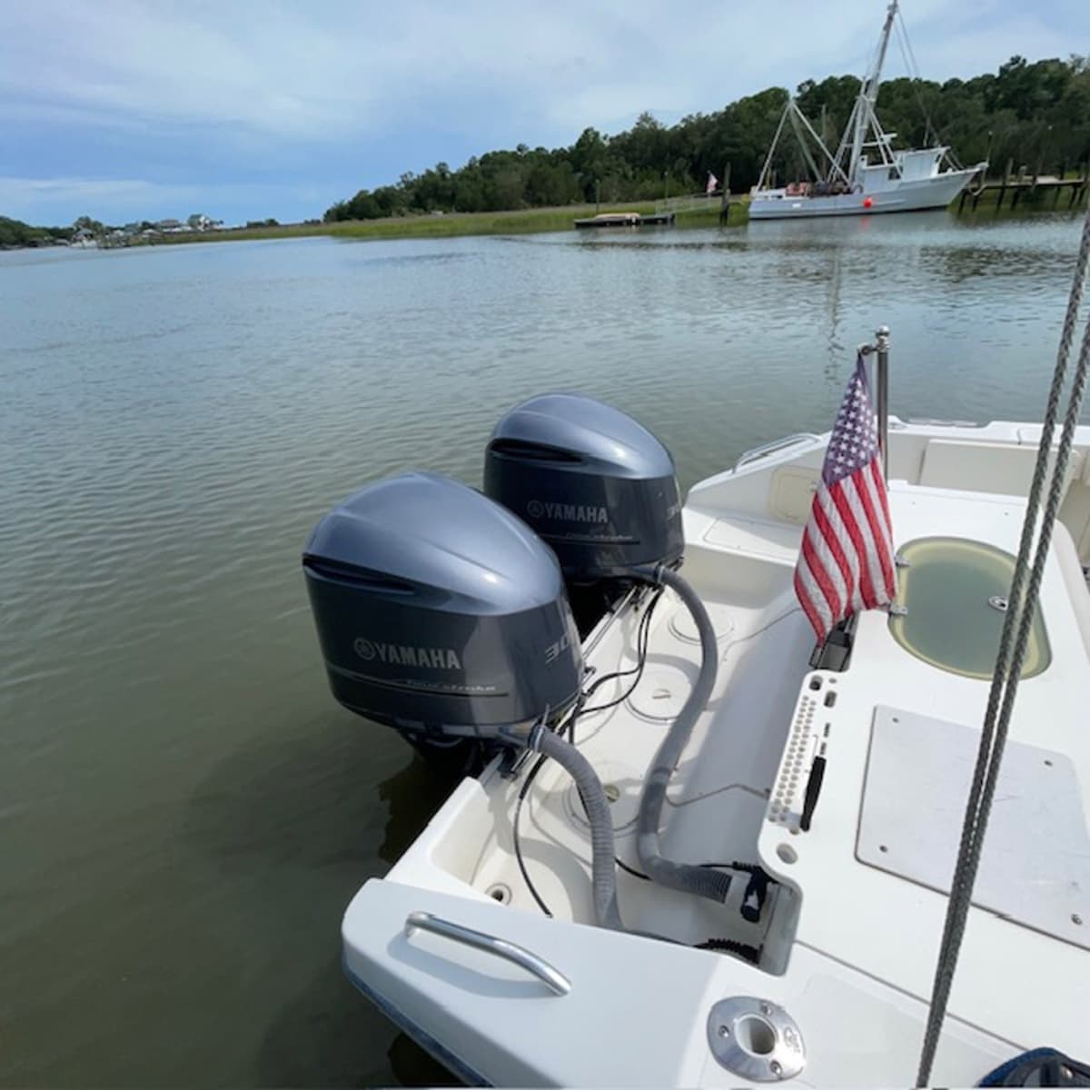 2005 Pursuit 3370 Offshore