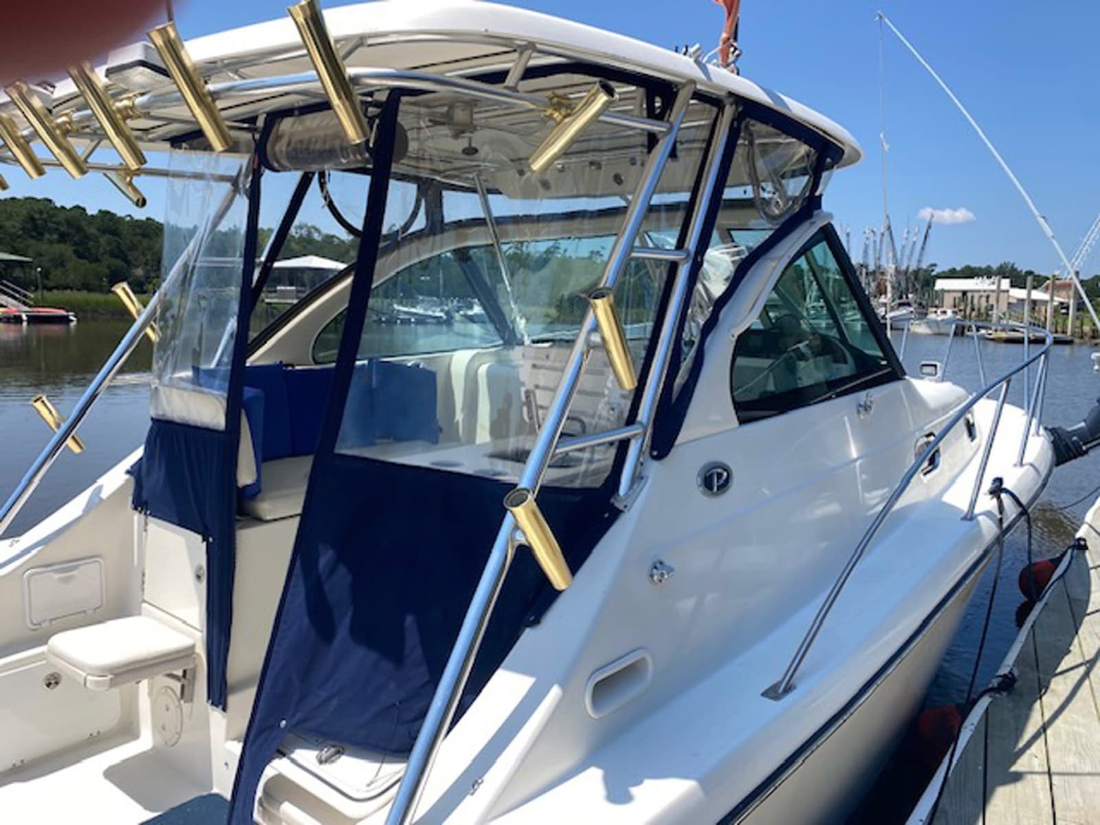 2005 Pursuit 3370 Offshore