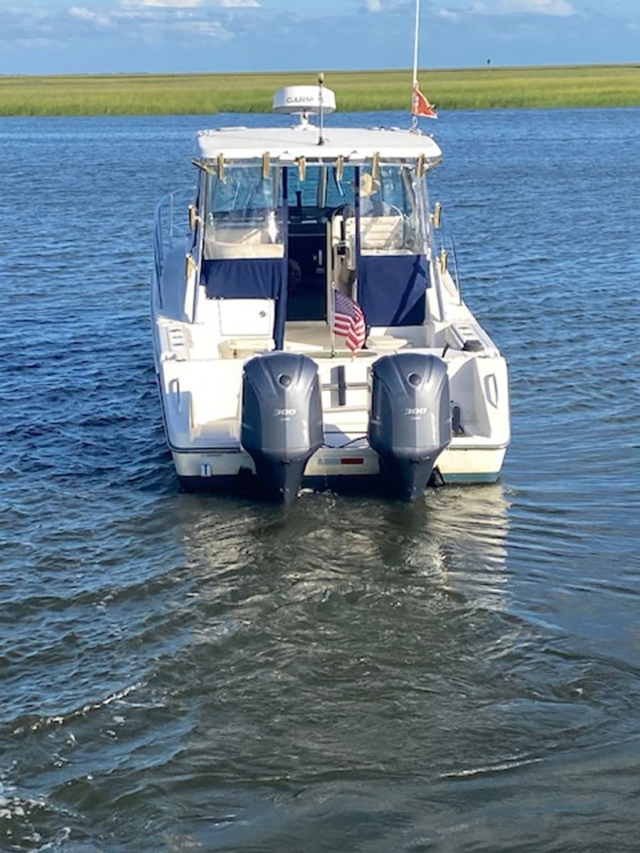 2005 Pursuit 3370 Offshore