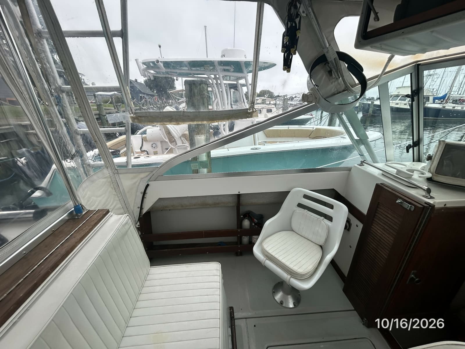 26' Shamrock helm port