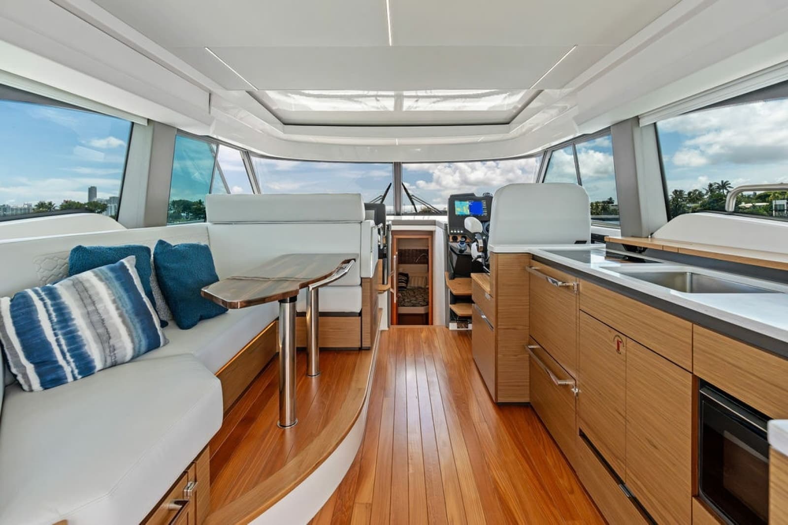 2024 Tiara Yachts 48 LE