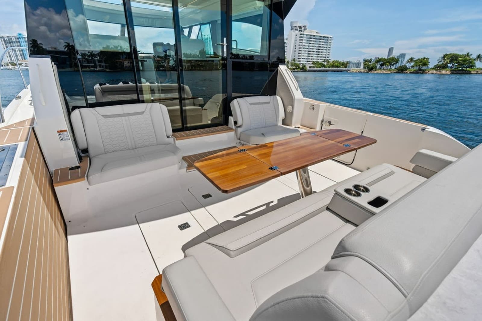 2024 Tiara Yachts 48 LE