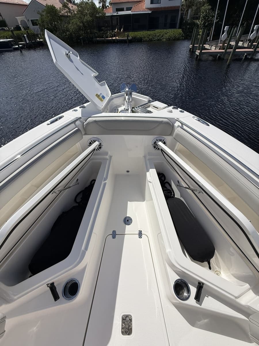 2023 Pursuit S248