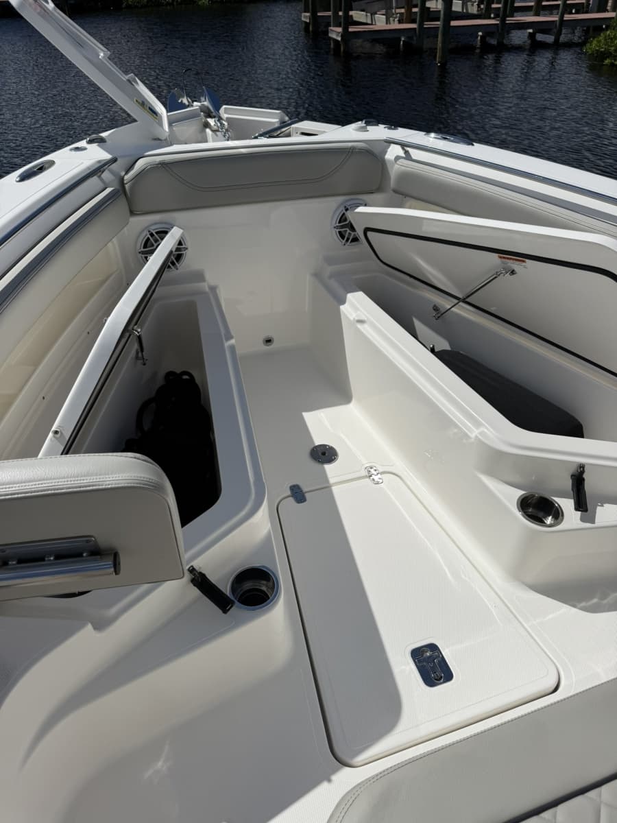 2023 Pursuit S248