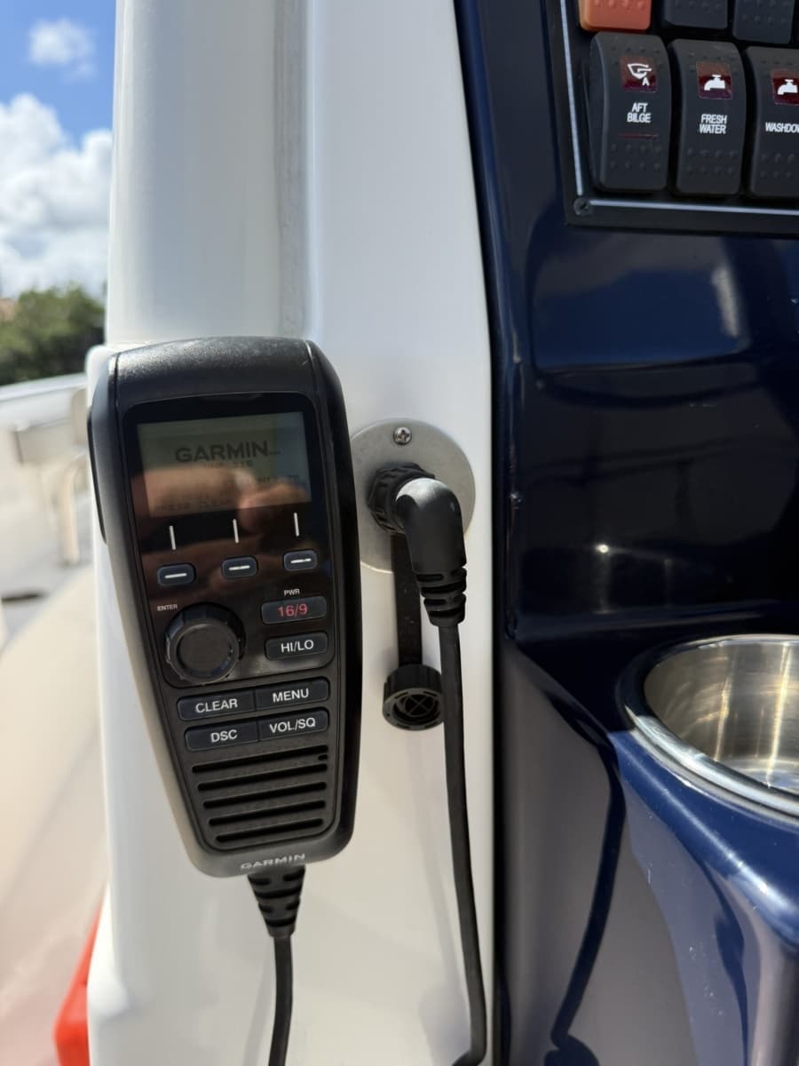 2023 Pursuit S248