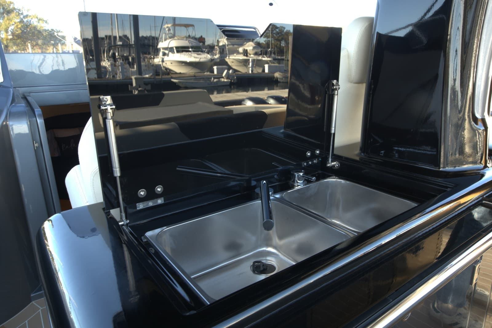2024 Solaris 40F Open
