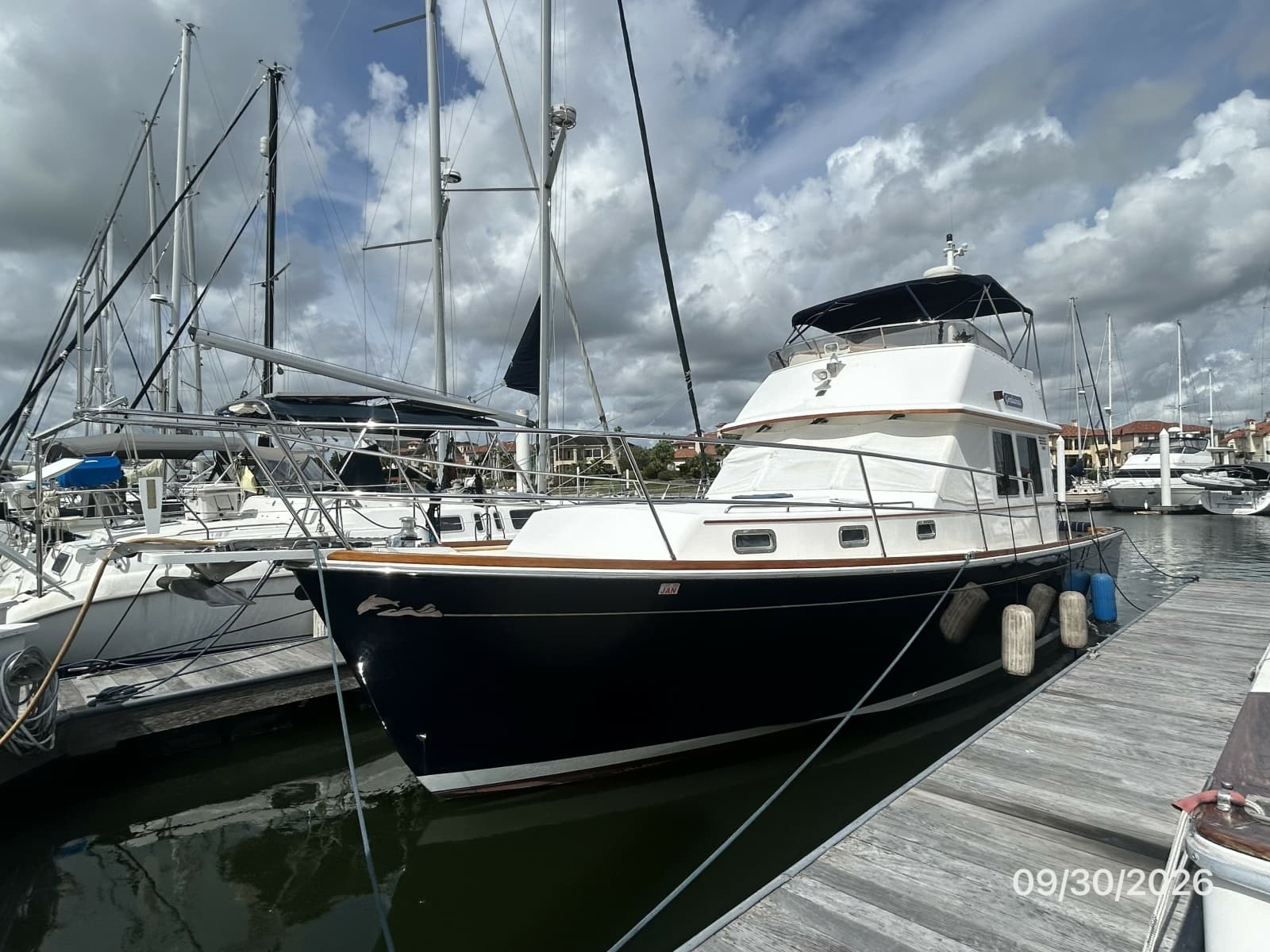 42' Sabre port forward profile