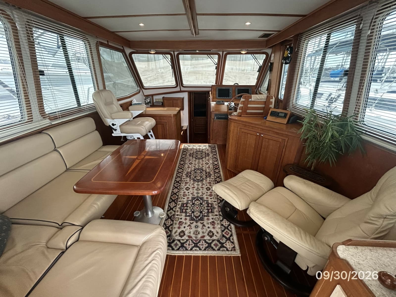 42' Sabre salon forward