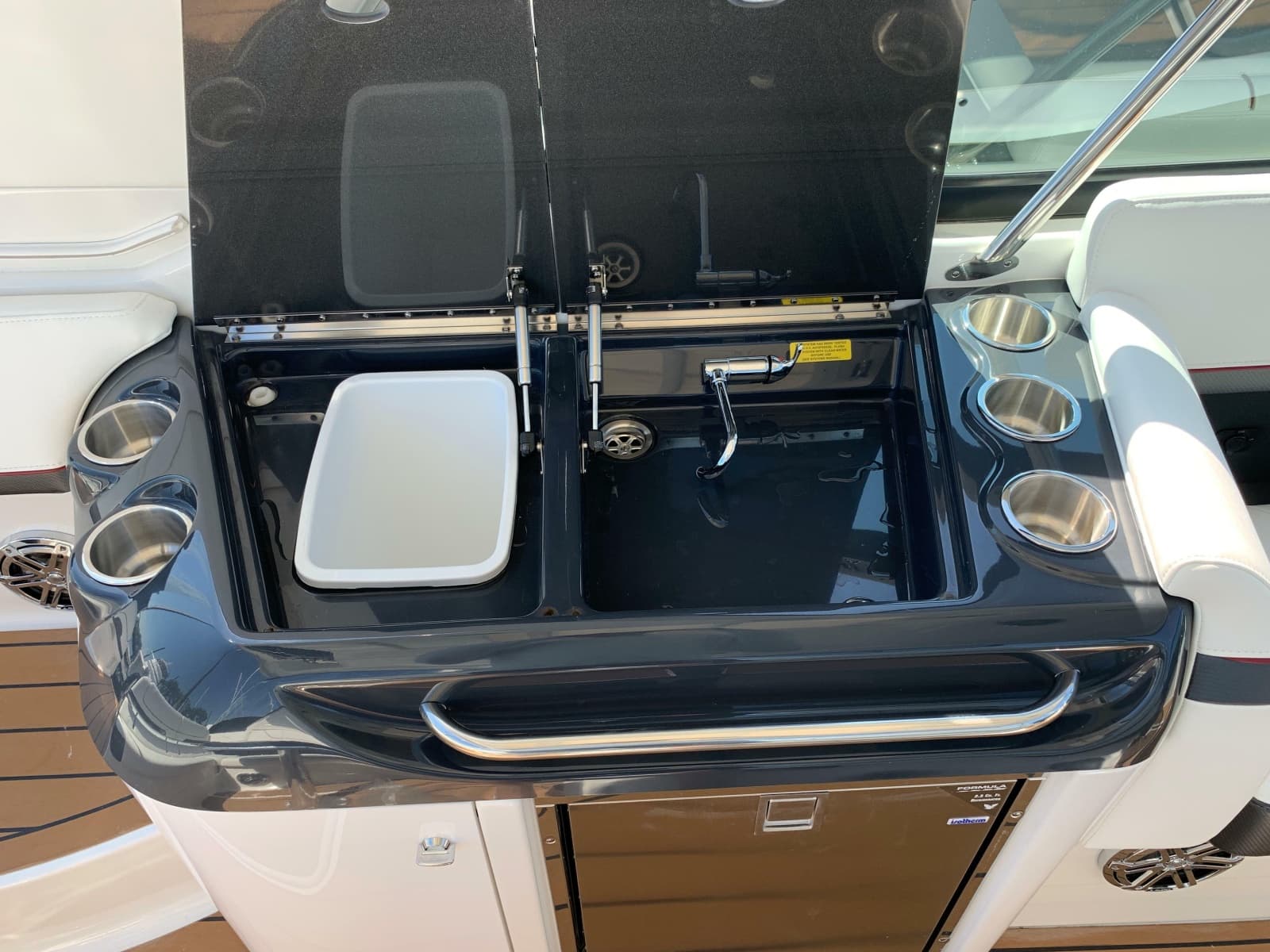 2021 Formula 350 Crossover Bowrider OB