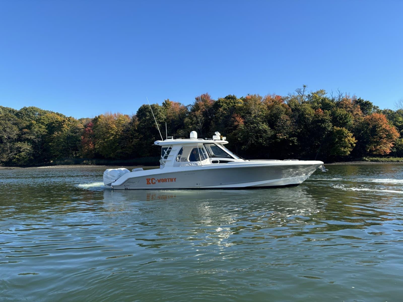 2018 Boston Whaler 350 Realm