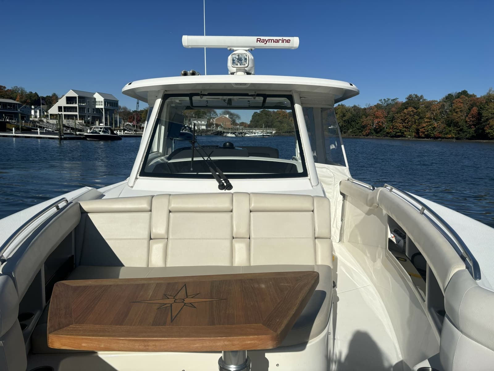 2018 Boston Whaler 350 Realm