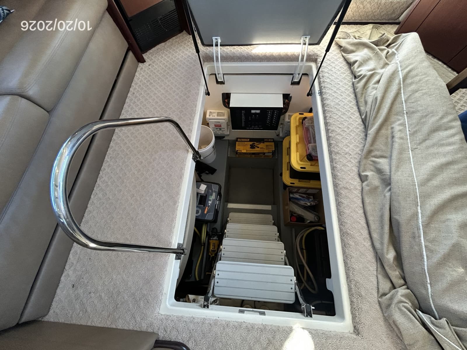 Meridian 441 utility room access