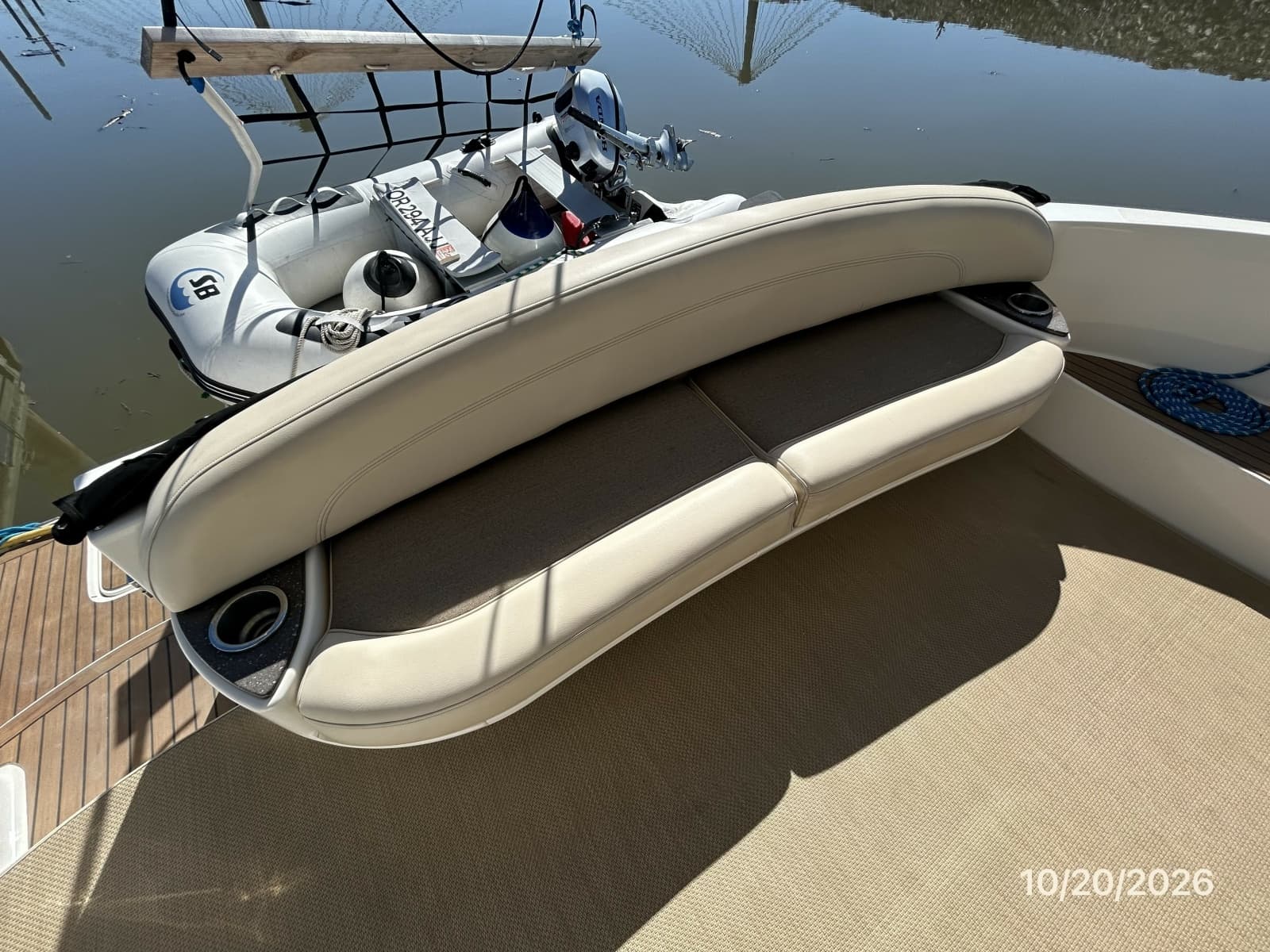 Meridian 441 aftdeck aft seating