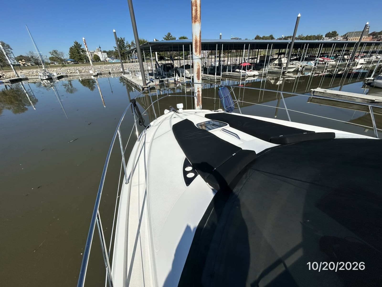 Meridian 441 foredeck2