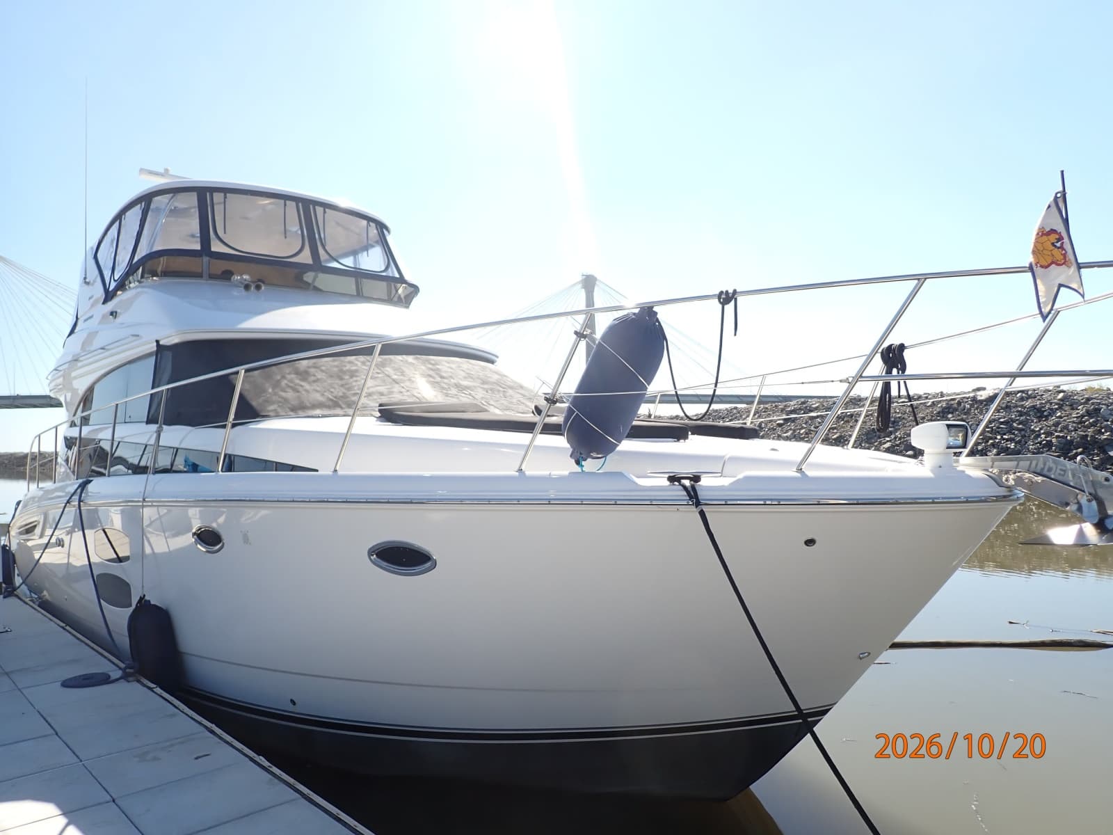 Meridian 441 starboard forward profile