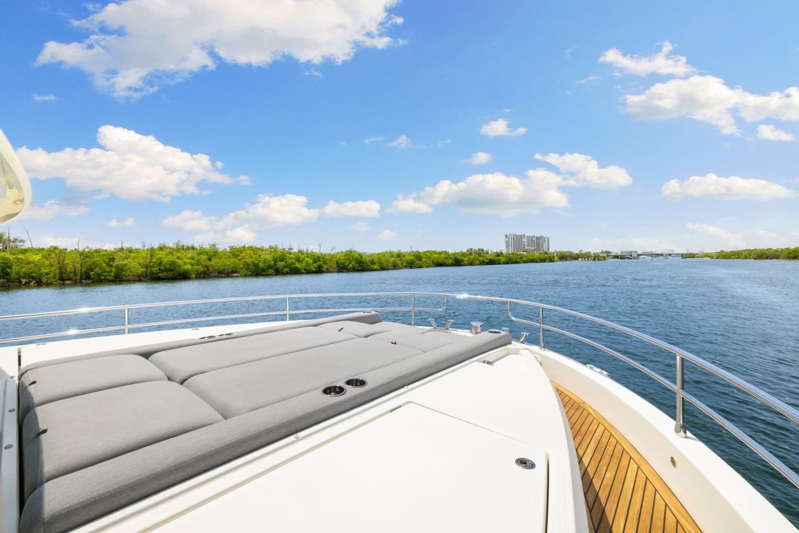 2022 Beneteau Grand Trawler 62