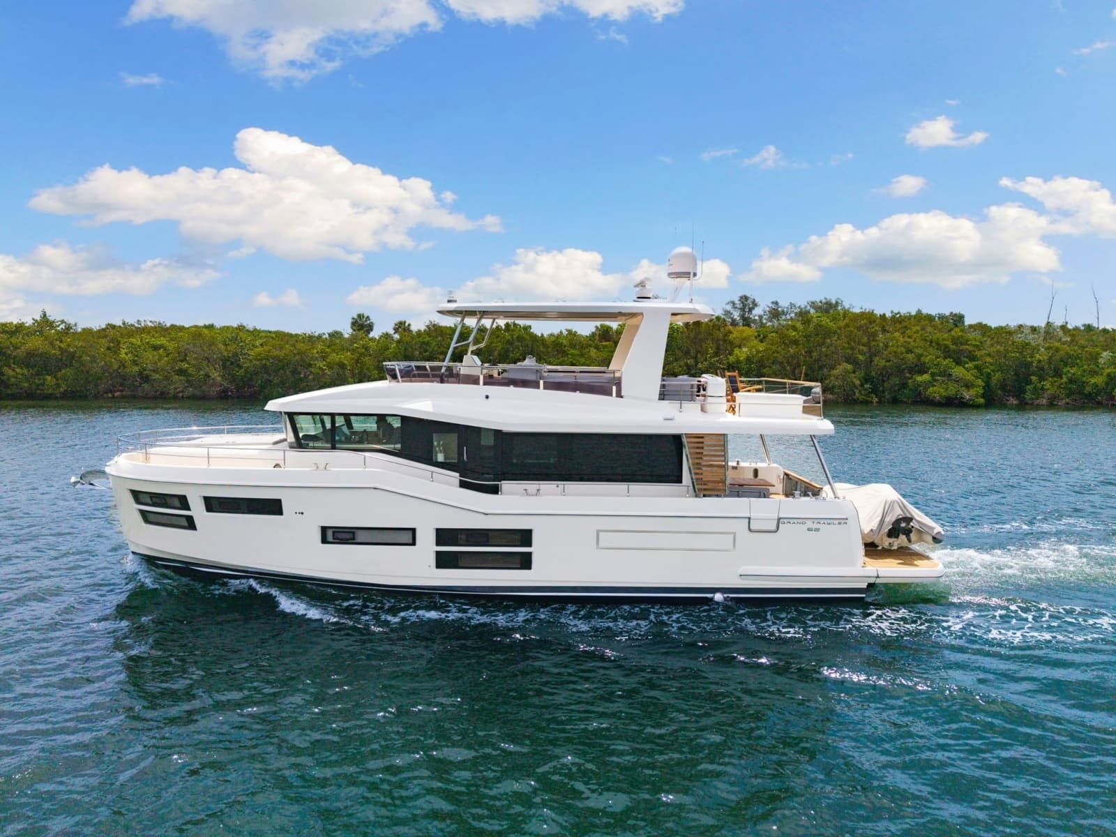 2022 Beneteau Grand Trawler 62