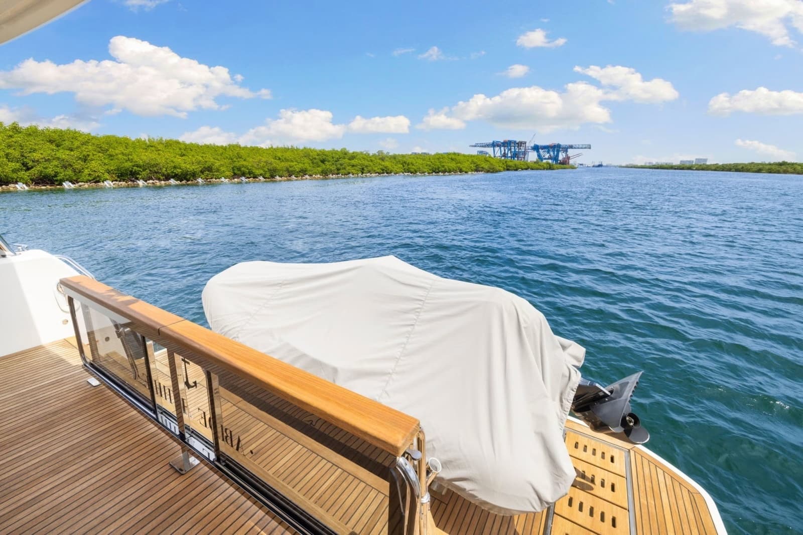 2022 Beneteau Grand Trawler 62