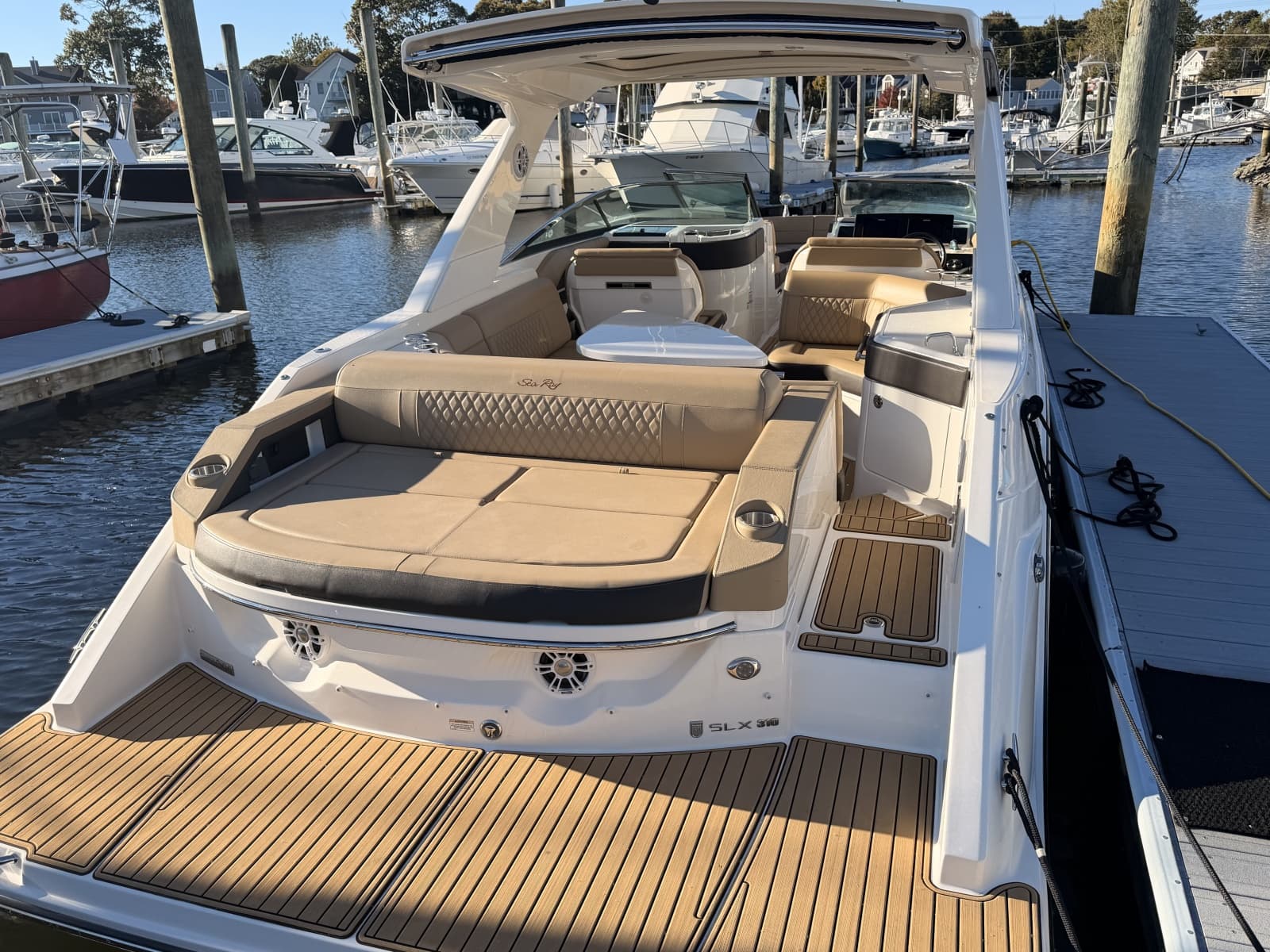 2019 Sea Ray SLX