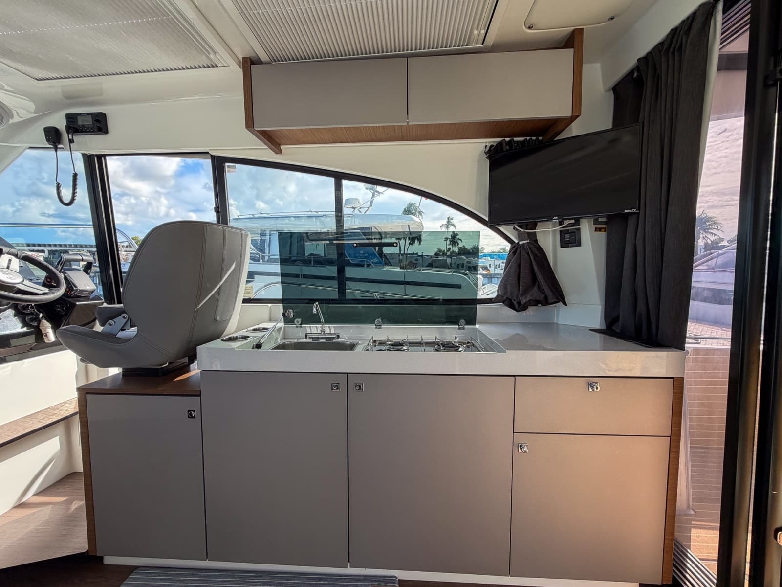 2024 Beneteau Antares 11 Coupe