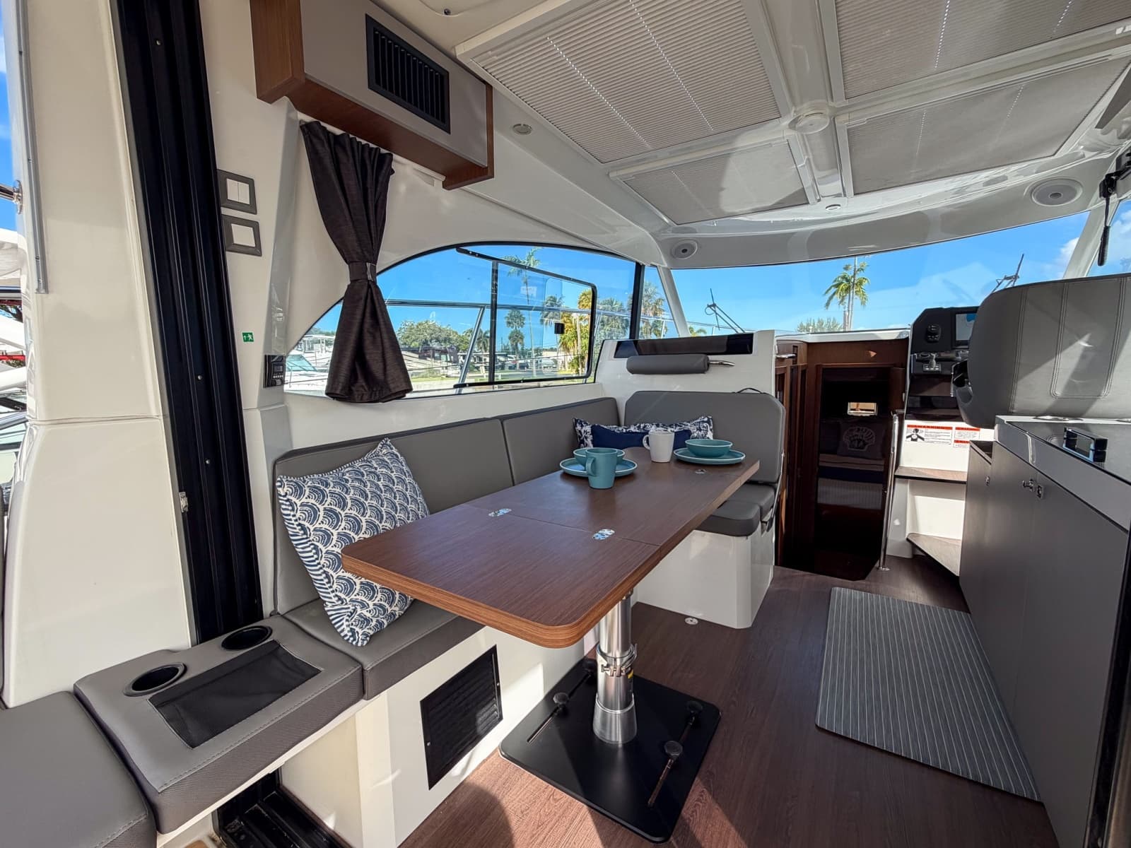 2024 Beneteau Antares 11 Coupe