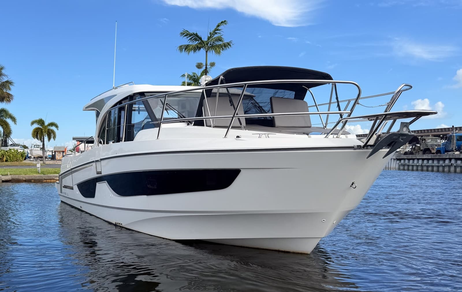 2024 Beneteau Antares 11 Coupe