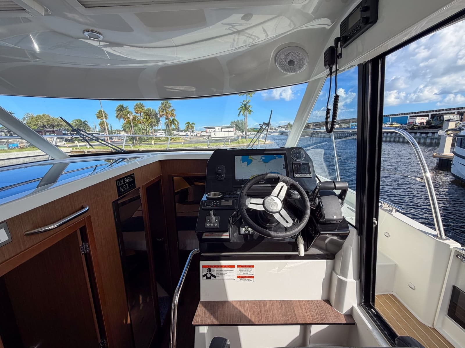 2024 Beneteau Antares 11 Coupe