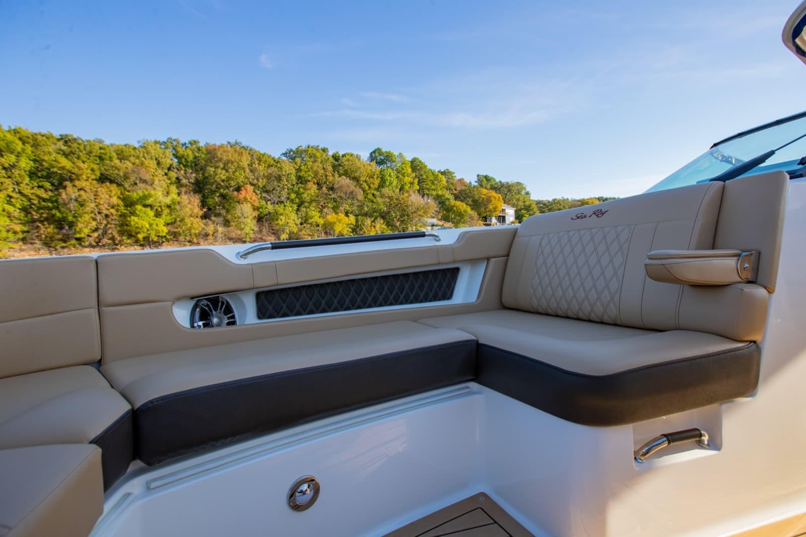 2021 Sea Ray 310 SLX Outboard