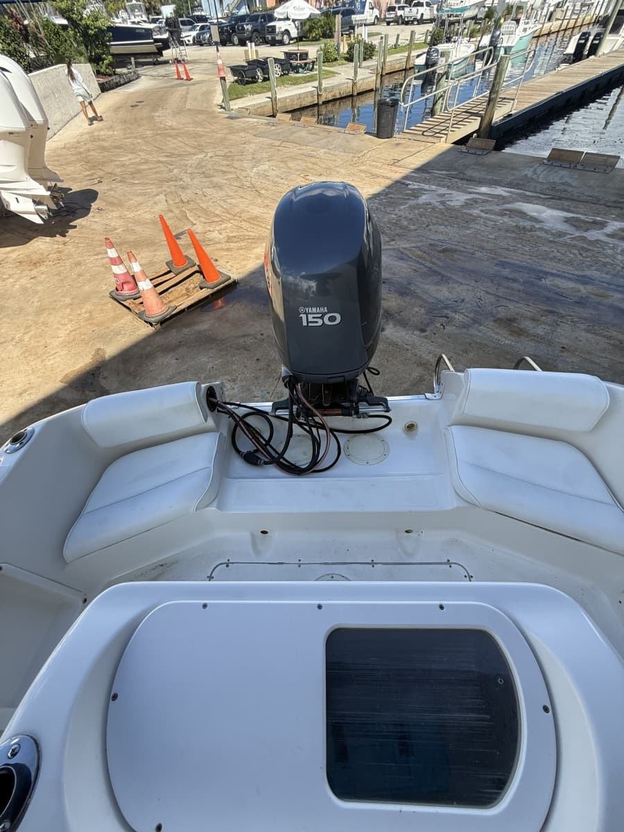 2003 Robalo R190