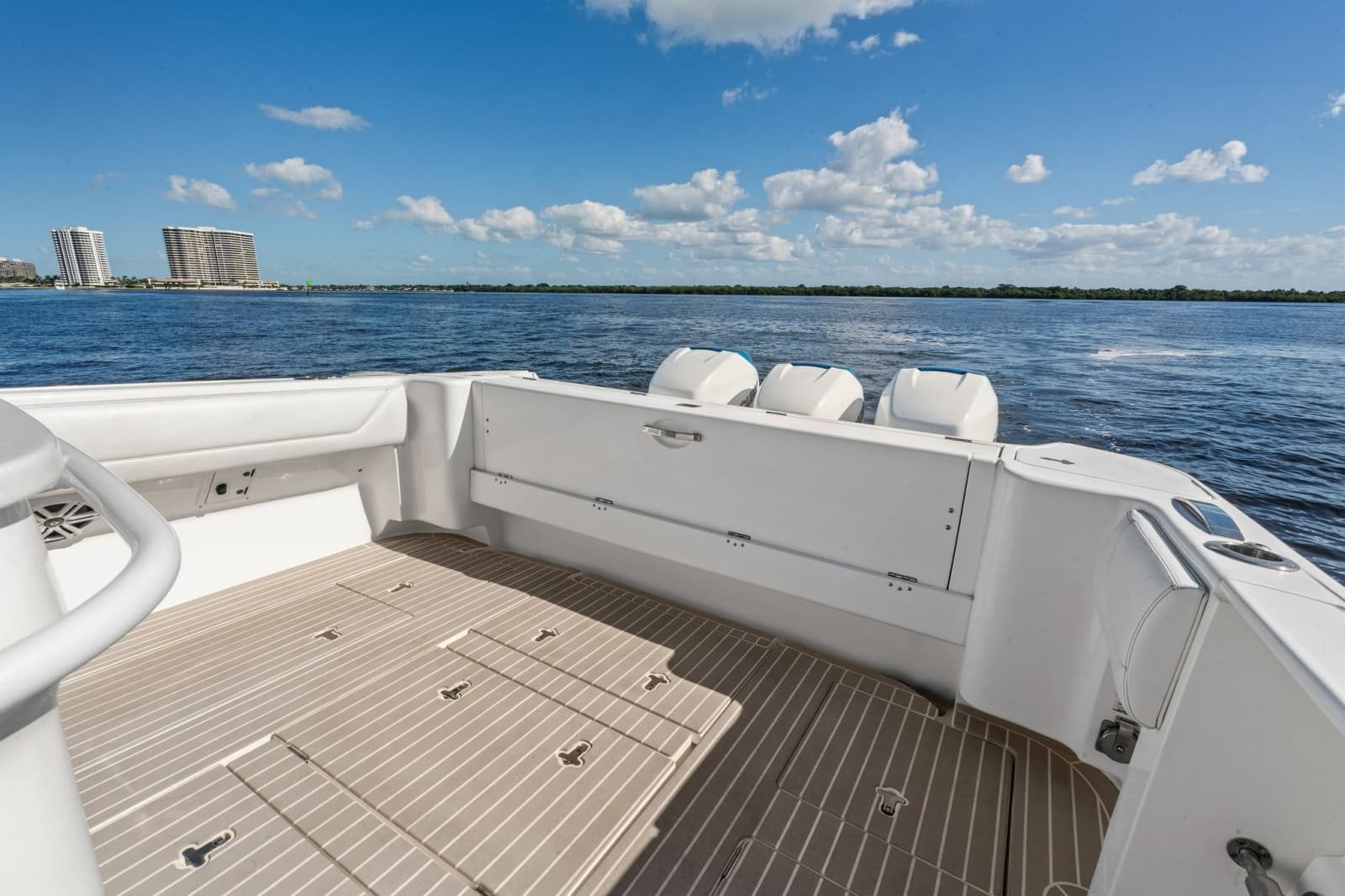 2022 Intrepid 407 Nomad FE