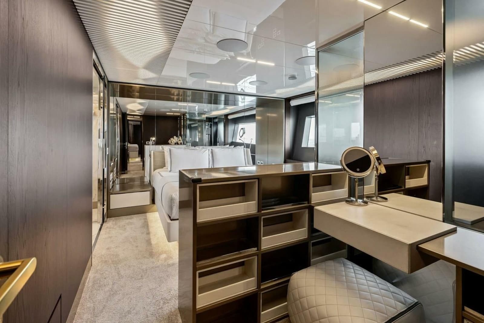 2022 Ferretti Yachts 850 Motoryacht