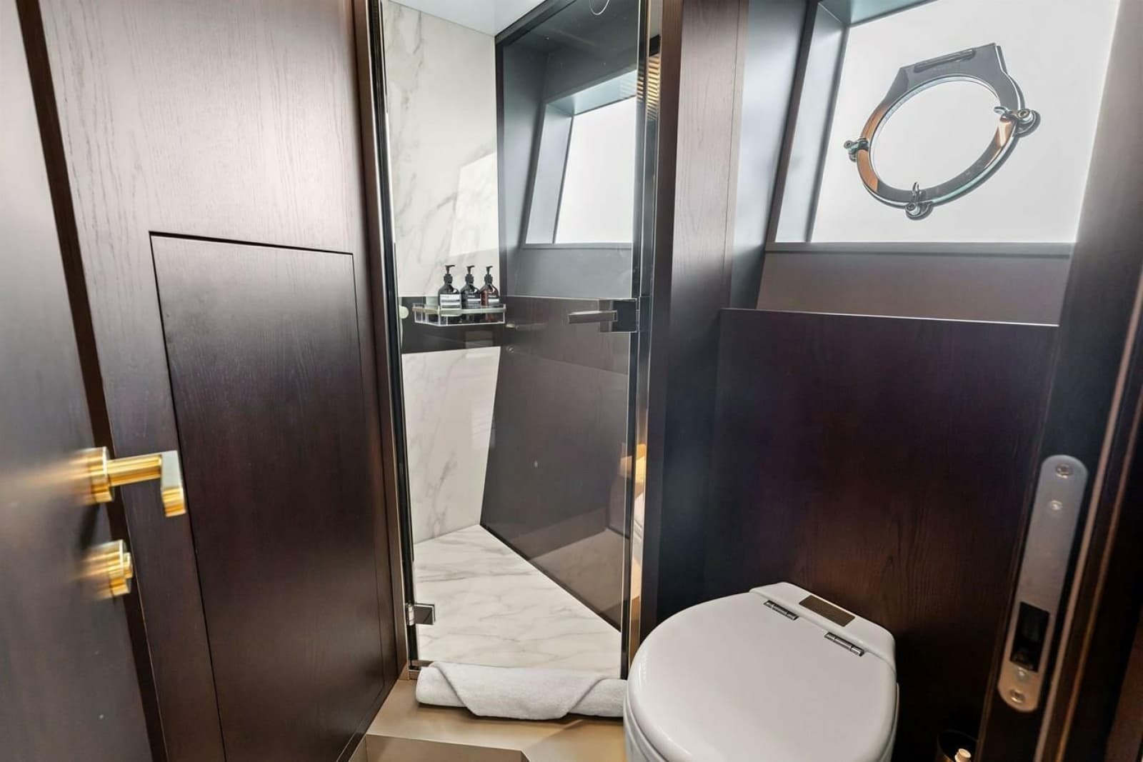 2022 Ferretti Yachts 850 Motoryacht
