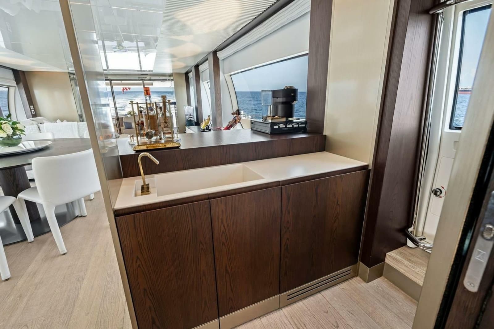 2022 Ferretti Yachts 850 Motoryacht